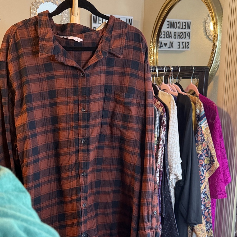 🧣SO Casual Brown and Black Plaid Shirt
